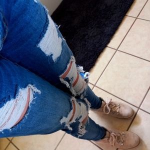 I'm not selling! High wasted skinny jeans and paste shirt